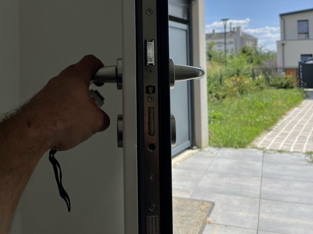 Ouverture de porte par Angers Rapid Serrurier, serrure multipoint
